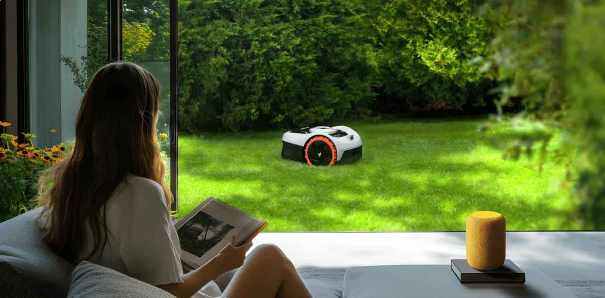 Segway Navimow i108 robot lawnmower from The Gardener's Rain Segway Navimow i108 robot lawnmower from The Gardener's Rain